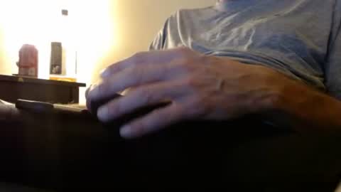 Snapshot of beachbuds chatting on November 10, 2025, 7:40 am beachbuds online show from November 10, 2025, 7:40 am