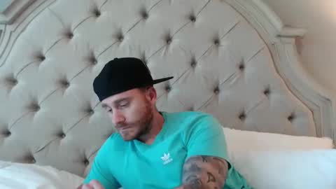 Snapshot of beachfun2526 chatting on November 17, 2025, 6:24 pm beachfun2526 online show from November 17, 2025, 6:24 pm