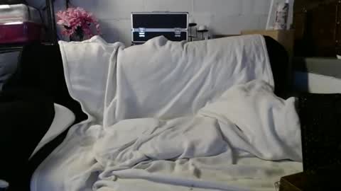 Snapshot of beachymilf chatting on May 20, 2026, 12:55 pm BeachyMILF online show from May 20, 2026, 12:55 pm