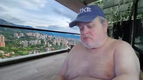 Snapshot of bear4muscle chatting on June 8, 2026, 6:19 pm Dookie online show from June 8, 2026, 6:19 pm