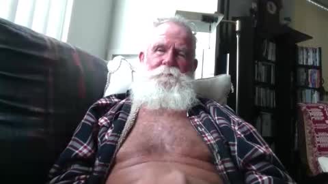 beardbushy online show from October 12, 2025, 5:56 pm