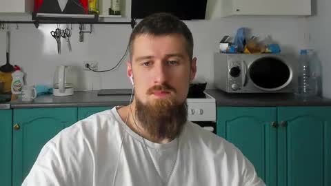 Snapshot of bearded_legend chatting on December 3, 2024, 9:34 pm Zeus online show from December 3, 2024, 9:34 pm