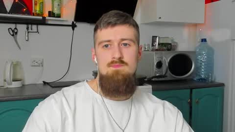 Snapshot of bearded_legend chatting on February 7, 2025, 9:48 pm Zeus online show from February 7, 2025, 9:48 pm