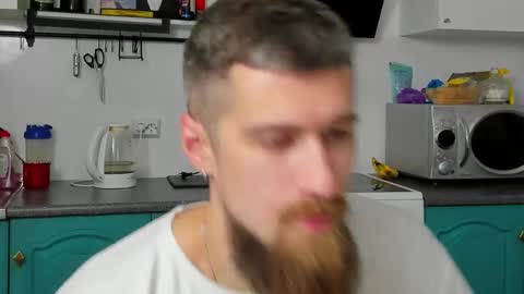 Snapshot of bearded_legend chatting on October 19, 2025, 6:52 pm Zeus online show from October 19, 2025, 6:52 pm