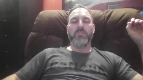 Snapshot of beardedambition chatting on December 3, 2024, 1:52 am beardedambition online show from December 3, 2024, 1:52 am