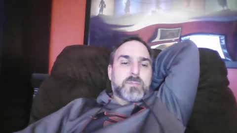 Snapshot of beardedambition chatting on January 10, 2025, 12:27 am beardedambition online show from January 10, 2025, 12:27 am