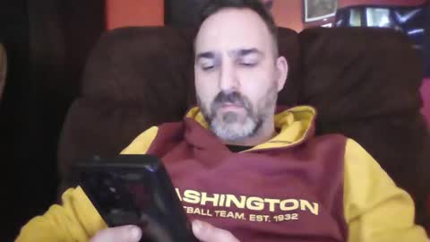 Snapshot of beardedambition chatting on January 24, 2025, 4:37 am beardedambition online show from January 24, 2025, 4:37 am