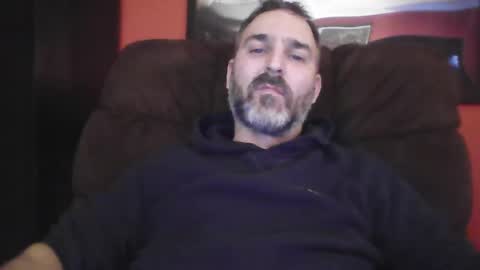 Snapshot of beardedambition chatting on February 7, 2025, 4:27 am beardedambition online show from February 7, 2025, 4:27 am
