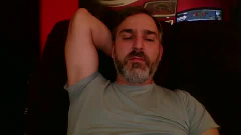 Snapshot of beardedambition chatting on September 19, 2025, 1:45 pm beardedambition online show from September 19, 2025, 1:45 pm