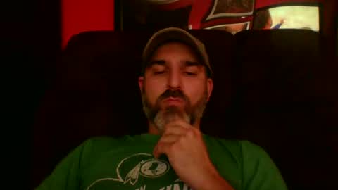 Snapshot of beardedambition chatting on October 7, 2025, 9:12 pm beardedambition online show from October 7, 2025, 9:12 pm