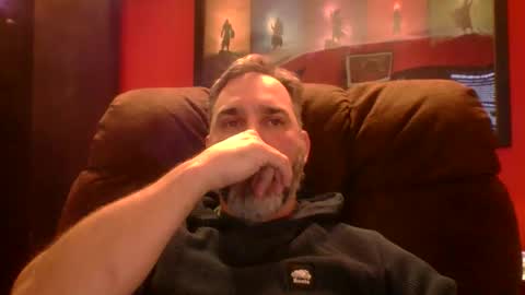 Snapshot of beardedambition chatting on October 10, 2025, 6:29 pm beardedambition online show from October 10, 2025, 6:29 pm