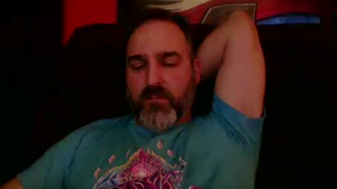 Snapshot of beardedambition chatting on October 12, 2025, 2:32 am beardedambition online show from October 12, 2025, 2:32 am