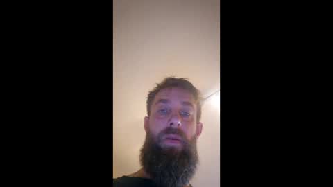 Snapshot of beardedtattedguy chatting on November 10, 2025, 3:33 pm beardedtattedguy online show from November 10, 2025, 3:33 pm
