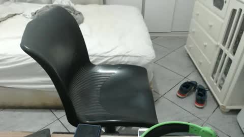 Snapshot of beastbearmg chatting on October 7, 2025, 11:46 pm beastbearmg online show from October 7, 2025, 11:46 pm