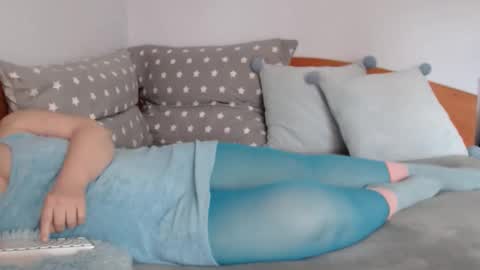 beatrice26 online show from April 13, 2026, 12:43 pm