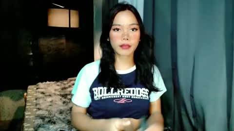 Snapshot of beatrice_luna chatting on April 28, 2026, 12:43 pm beatrice_luna online show from April 28, 2026, 12:43 pm