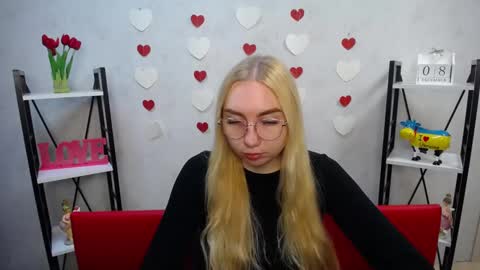 BeatriceFlyy online show from December 8, 2024, 9:13 am