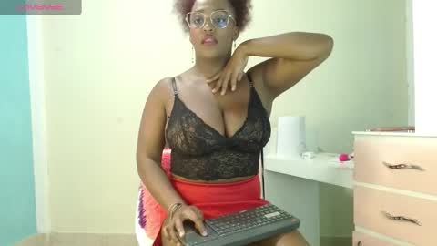 Snapshot of beatziedreams chatting on February 23, 2025, 3:13 am Beatzie online show from February 23, 2025, 3:13 am