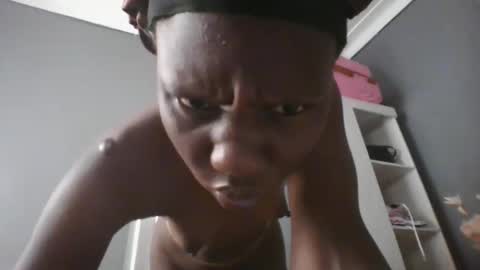 Lil stunner online show from December 3, 2025, 6:32 am