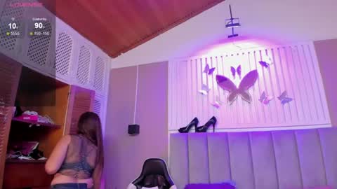 Snapshot of beauty_milf4 chatting on July 24, 2026, 11:30 am Chantall online show from July 24, 2026, 11:30 am