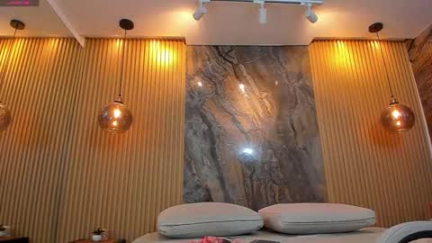 Snapshot of beca_winn chatting on December 1, 2025, 11:59 am beca online show from December 1, 2025, 11:59 am