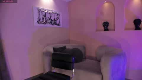 Am Becca online show from November 18, 2025, 6:34 pm