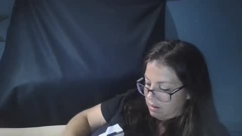 Snapshot of beccabee37 chatting on September 23, 2025, 2:14 am beccabee37 online show from September 23, 2025, 2:14 am