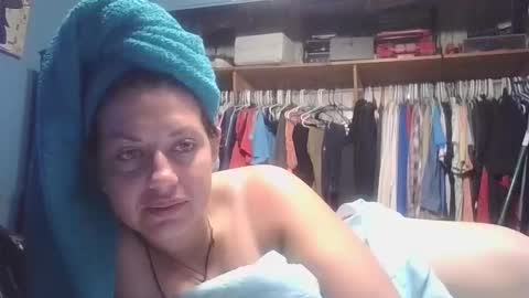 Snapshot of beccabee37 chatting on October 3, 2025, 6:43 am beccabee37 online show from October 3, 2025, 6:43 am