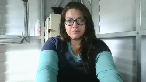 Snapshot of beccabee37 chatting on January 17, 2026, 3:50 pm beccabee37 online show from January 17, 2026, 3:50 pm