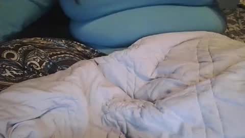 Snapshot of beccabee37 chatting on February 11, 2026, 11:04 am beccabee37 online show from February 11, 2026, 11:04 am