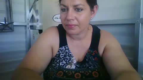 Snapshot of beccabee37 chatting on March 11, 2026, 2:56 pm beccabee37 online show from March 11, 2026, 2:56 pm