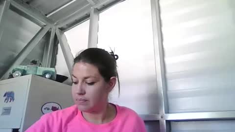 Snapshot of beccabee37 chatting on March 13, 2026, 4:24 pm beccabee37 online show from March 13, 2026, 4:24 pm