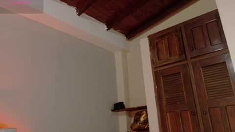 Beecckkkaaa online show from April 6, 2026, 1:01 pm