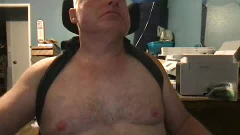 Snapshot of beckster040 chatting on July 2, 2026, 5:57 am beckster online show from July 2, 2026, 5:57 am