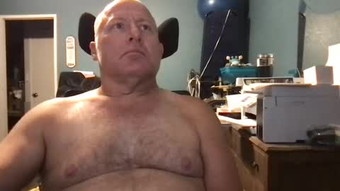 Snapshot of beckster040 chatting on August 1, 2026, 6:01 am beckster online show from August 1, 2026, 6:01 am
