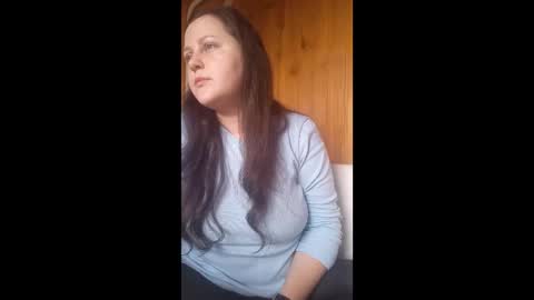Snapshot of beckyanderson_ chatting on October 21, 2025, 12:28 pm Becky online show from October 21, 2025, 12:28 pm
