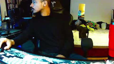 Snapshot of bedstuymonstercock90 chatting on October 4, 2025, 8:12 am hungnheavy online show from October 4, 2025, 8:12 am