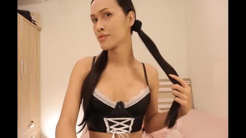 Snapshot of bee_thai chatting on December 6, 2024, 8:18 pm bee_thai online show from December 6, 2024, 8:18 pm