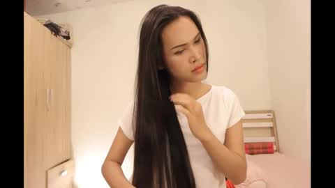 Snapshot of bee_thai chatting on January 25, 2025, 6:35 pm bee_thai online show from January 25, 2025, 6:35 pm
