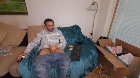 Snapshot of begbestuk chatting on April 1, 2026, 2:25 pm begbestuk online show from April 1, 2026, 2:25 pm