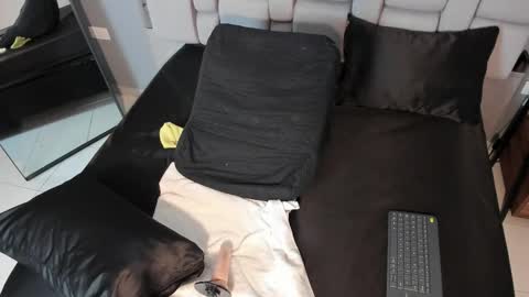 Snapshot of belanny_ chatting on December 14, 2025, 3:56 am Bella online show from December 14, 2025, 3:56 am