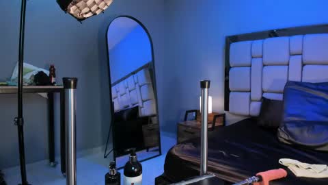 Bella online show from May 14, 2026, 4:19 am