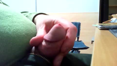 belgianfatcock online show from February 12, 2026, 3:51 pm