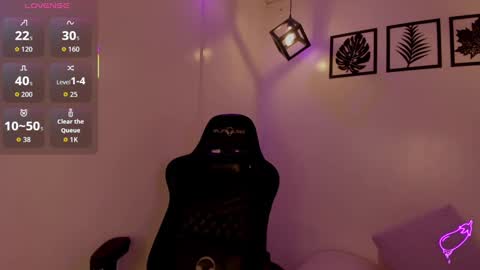 Bella online show from September 14, 2025, 8:30 pm