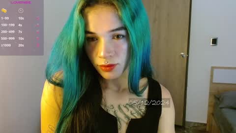   online show from December 5, 2024, 11:38 am