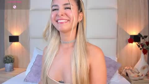 Bella cam online show from January 27, 2025, 10:27 pm