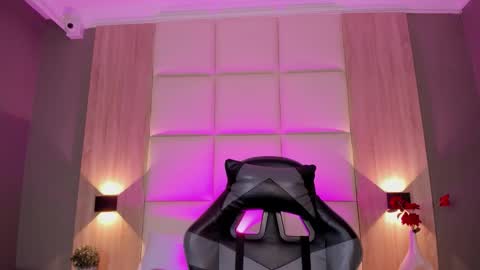 Bella cam online show from November 7, 2025, 7:36 pm