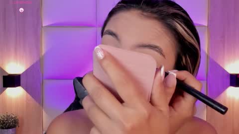 Bella cam online show from November 15, 2025, 7:32 pm