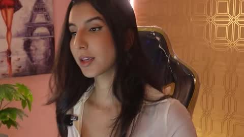 bella19   online show from November 25, 2025, 8:31 pm