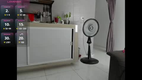 isabella online show from March 3, 2025, 6:44 pm